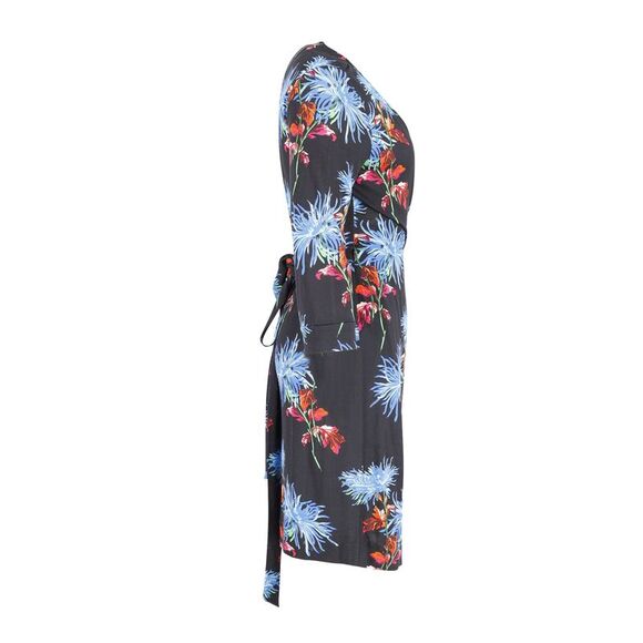 Diane Von Furstenberg Saihana Floral-Print Wrap Dress in Hewes Black Silk - Picture 2 of 3